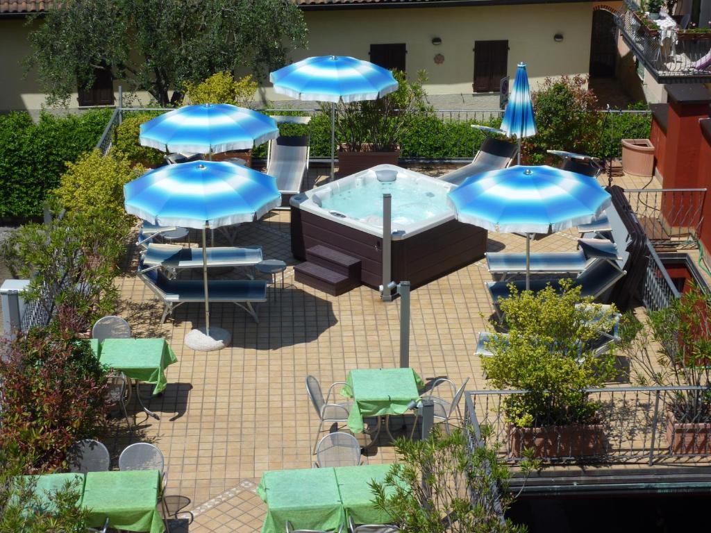 Lake Hotel Benaco Torbole Sul Garda Екстериор снимка